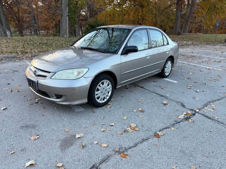 2004 Honda Civic 7th Gen - Image 2 of 9