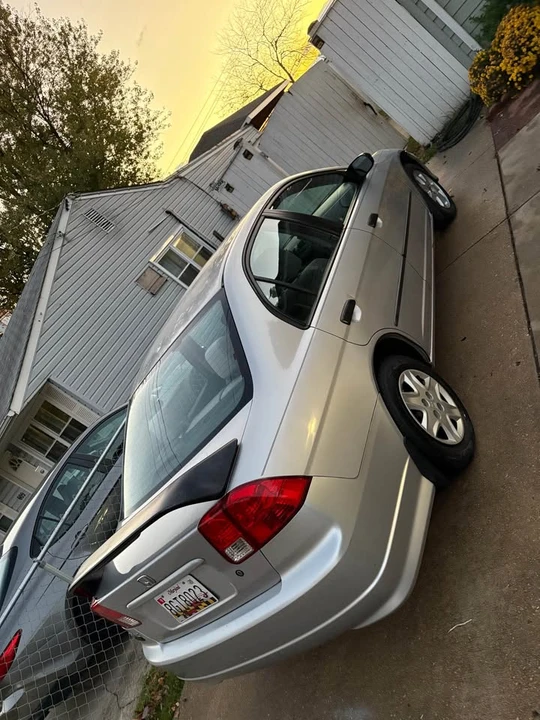 2004 Honda Civic 7th Gen - Image 2 of 8