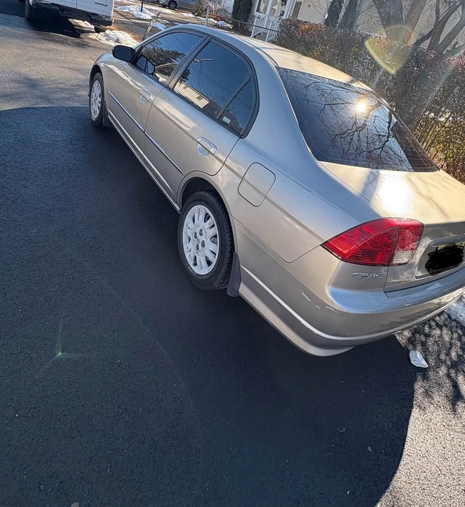 2004 Honda Civic 7th Gen - Image 4 of 4