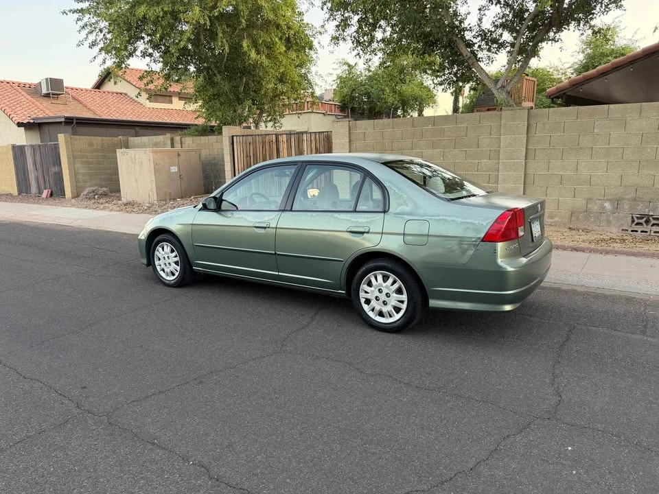 2004 Honda Civic 7th Gen - Image 2 of 9