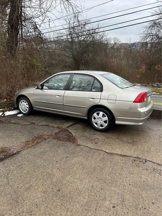 2004 Honda Civic 7th Gen - Image 2 of 6