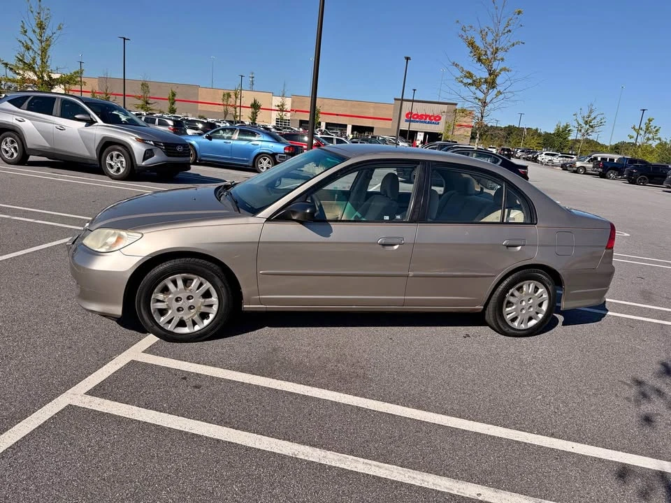2004 Honda Civic 7th Gen - Image 2 of 9