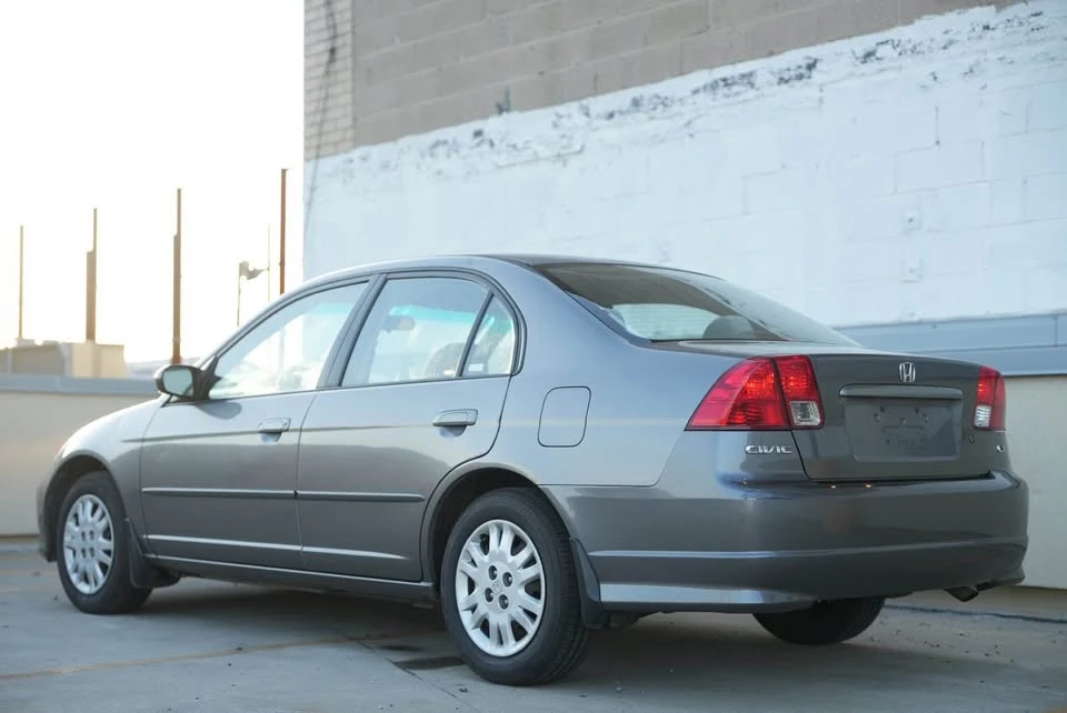 2004 Honda Civic 7th Gen - Image 2 of 18
