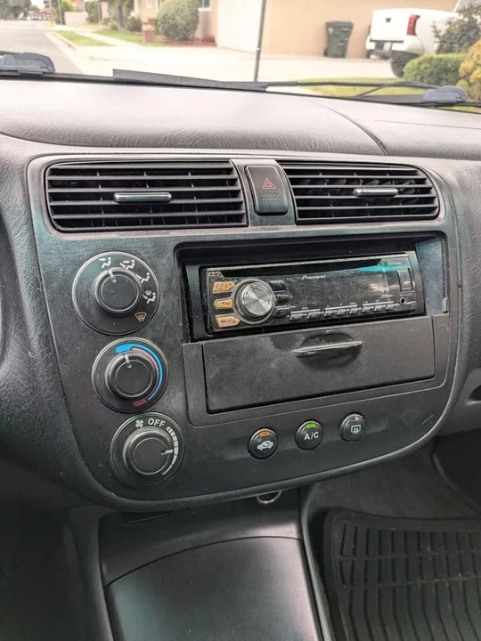 2004 Honda Civic 7th Gen - Image 9 of 11