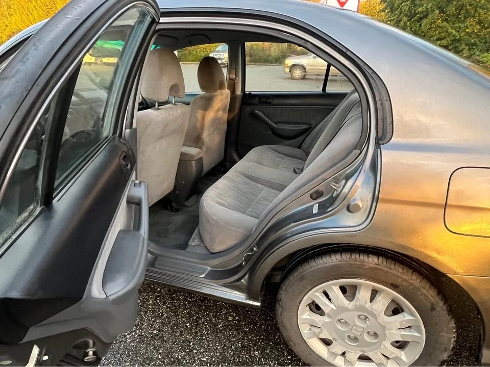 2004 Honda Civic 7th Gen - Image 10 of 16