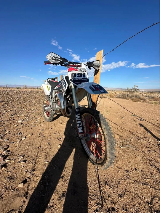 2004 Honda CR - Image 4 of 6