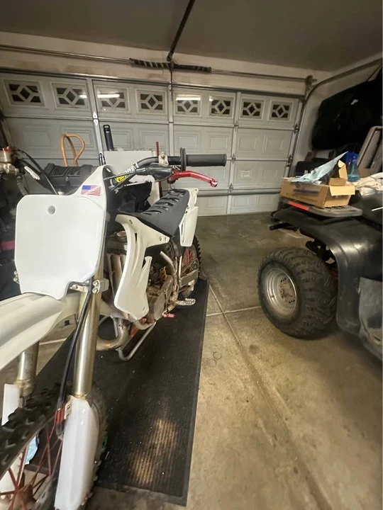 2004 Honda CR - Image 5 of 6