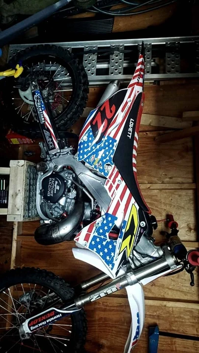 2004 Honda CR - Image 5 of 6