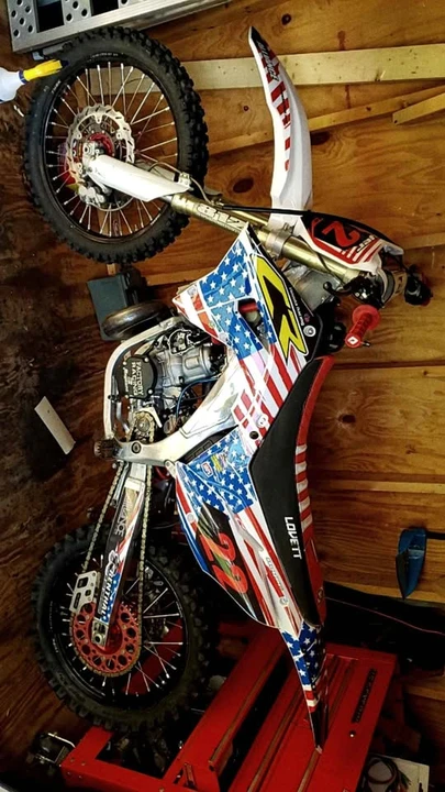 2004 Honda CR - Image 6 of 6