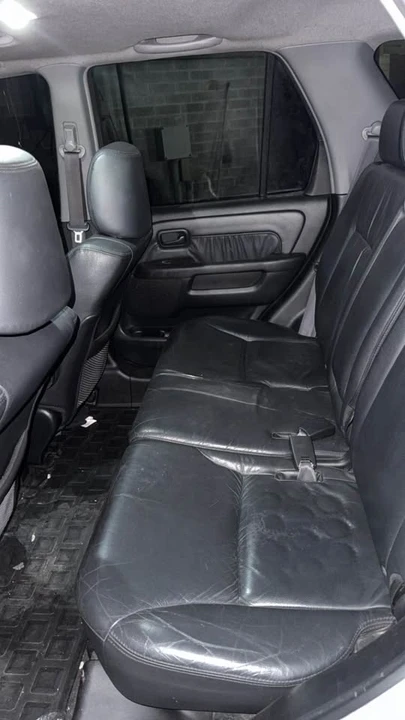 2004 Honda CR-V 2nd Gen - Image 6 of 8
