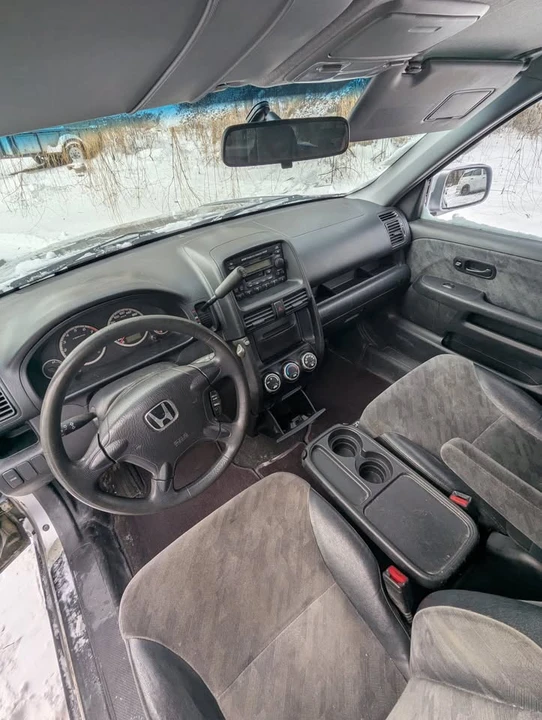 2004 Honda CR-V 2nd Gen - Image 4 of 10
