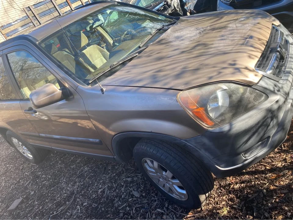 2004 Honda CR-V 2nd Gen - Image 3 of 5