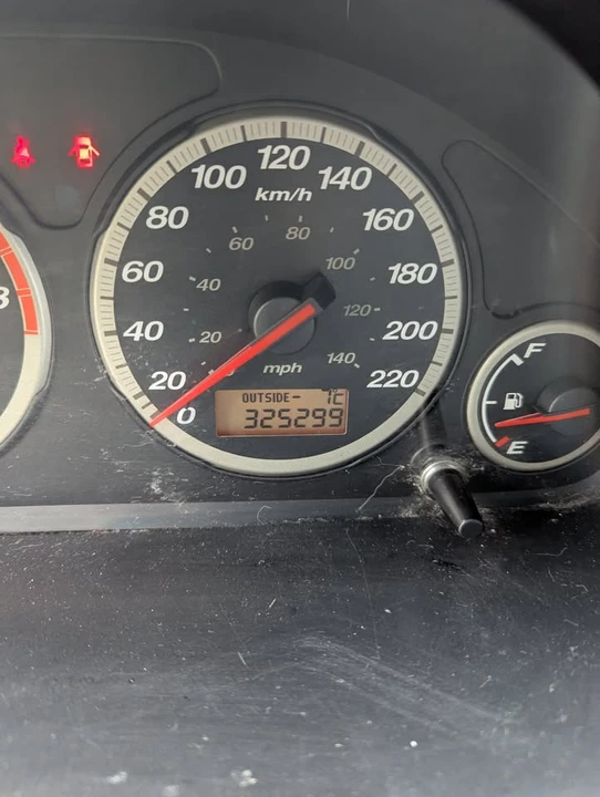 2004 Honda CR-V 2nd Gen - Image 10 of 10