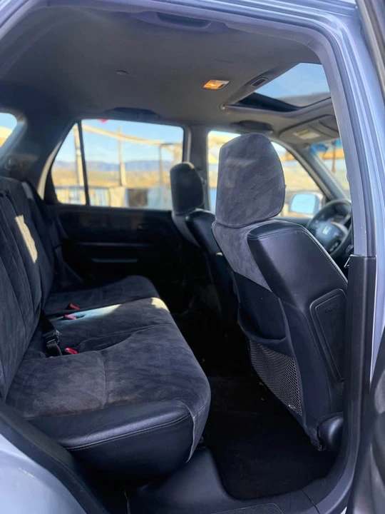 2004 Honda CR-V 2nd Gen - Image 11 of 13