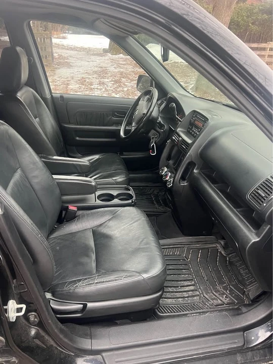 2004 Honda CR-V 2nd Gen - Image 10 of 15