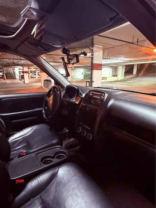 2004 Honda CR-V 2nd Gen - Image 6 of 8