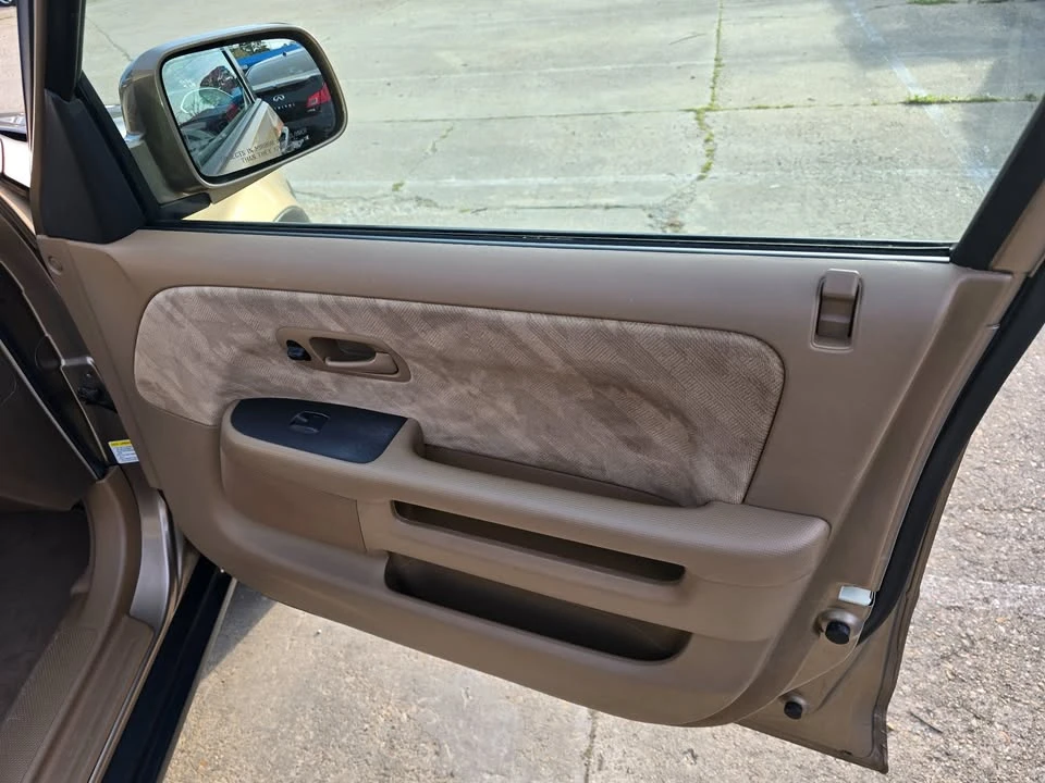 2004 Honda CR-V 2nd Gen - Image 17 of 19