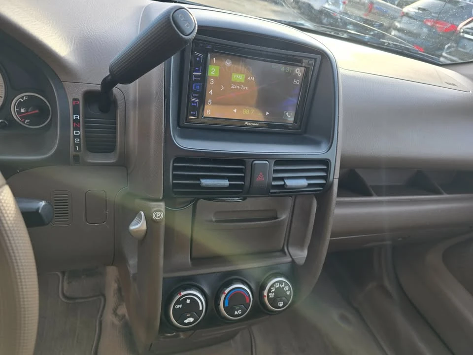 2004 Honda CR-V 2nd Gen - Image 11 of 19