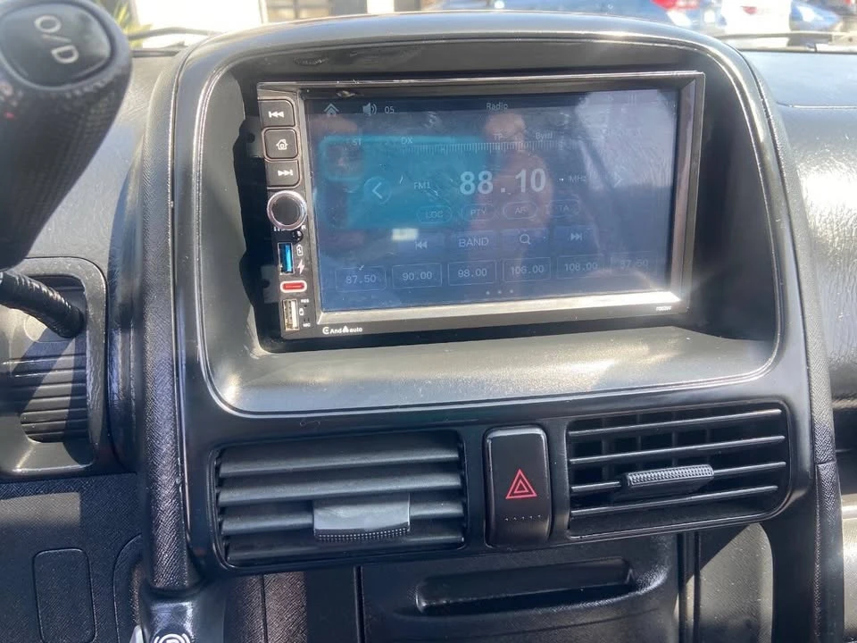 2004 Honda CR-V 2nd Gen - Image 12 of 18
