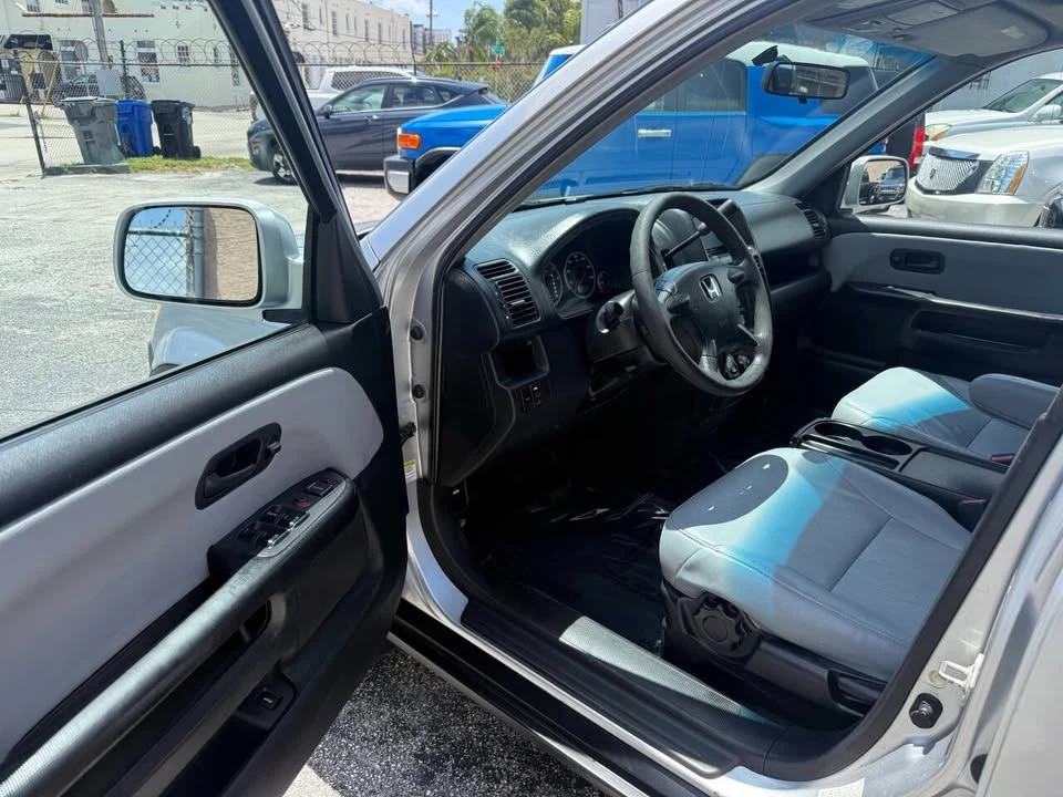 2004 Honda CR-V 2nd Gen - Image 16 of 20
