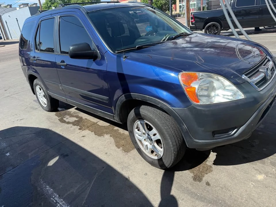 2004 Honda CR-V 2nd Gen - Image 2 of 10