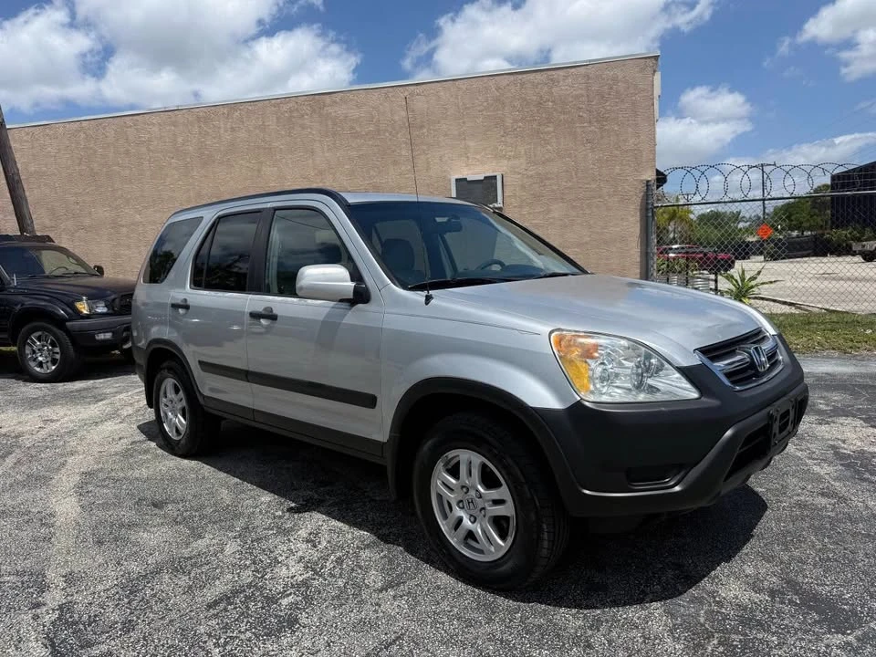 2004 Honda CR-V 2nd Gen - Image 2 of 20