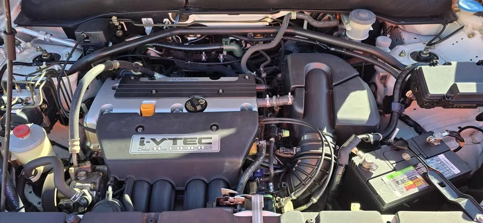 2004 Honda CR-V 2nd Gen - Image 2 of 6