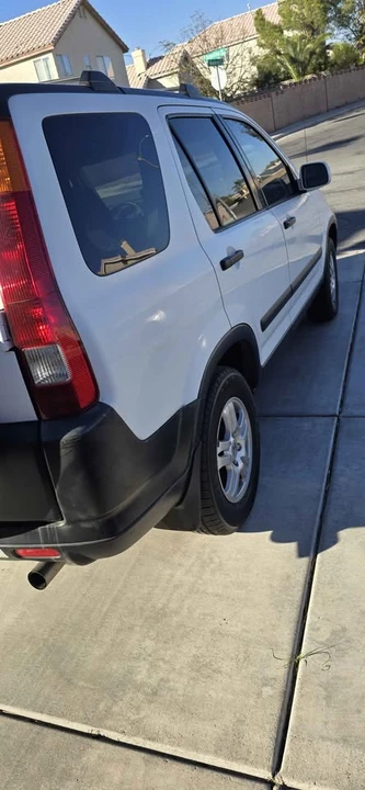 2004 Honda CR-V 2nd Gen - Image 5 of 6