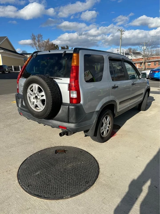 2004 Honda CR-V 2nd Gen - Image 4 of 8