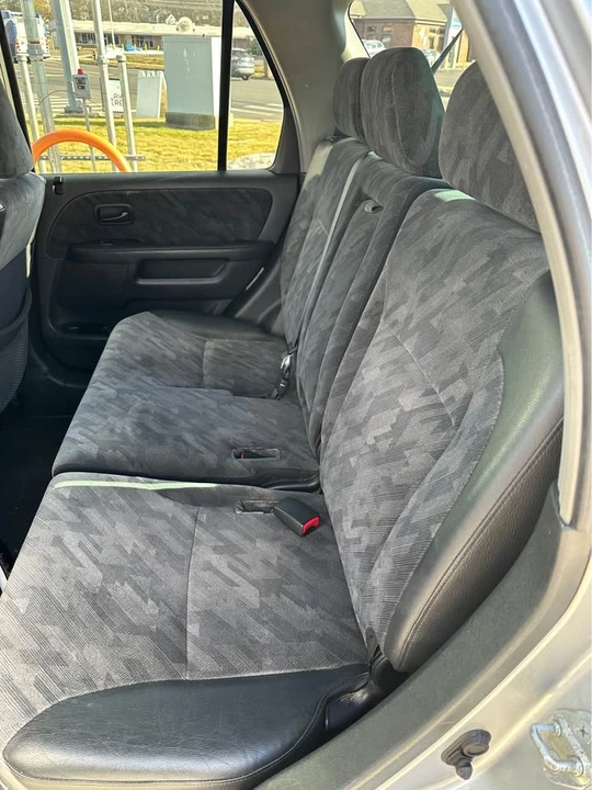 2004 Honda CR-V 2nd Gen - Image 7 of 8