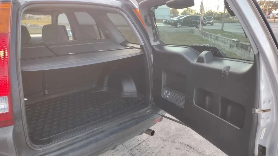 2004 Honda CR-V 2nd Gen - Image 9 of 9