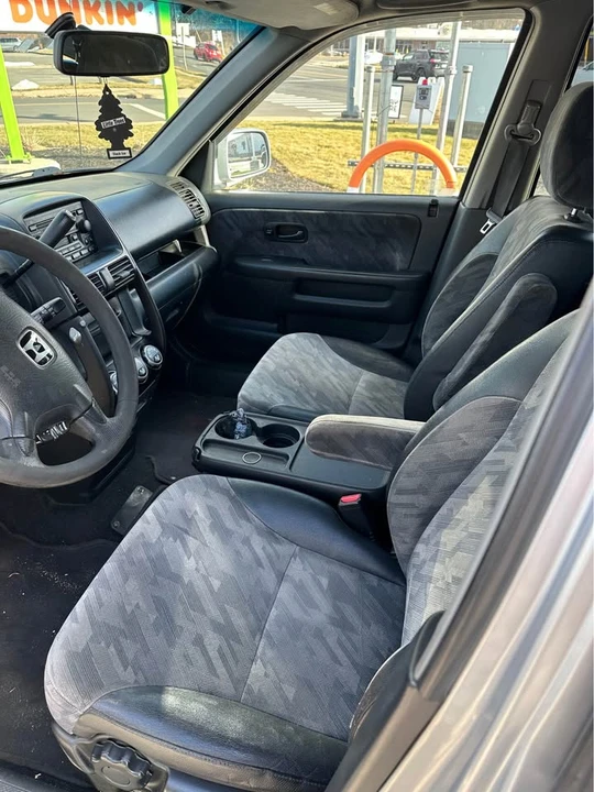 2004 Honda CR-V 2nd Gen - Image 8 of 8