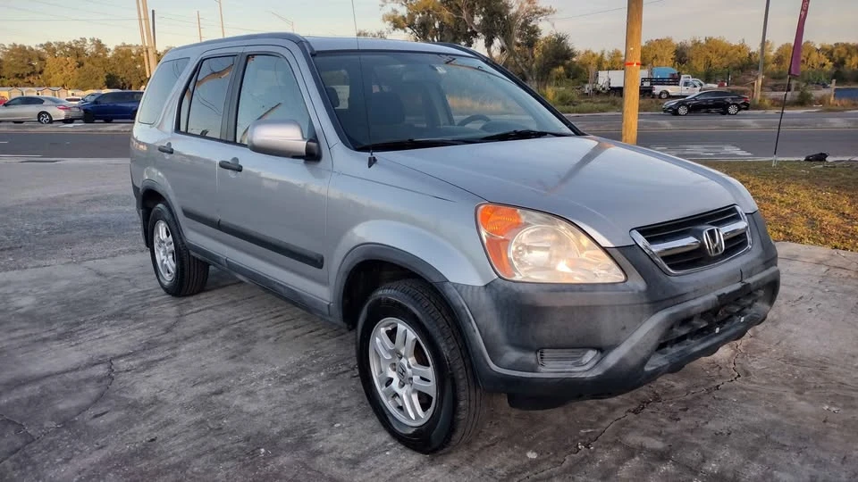 2004 Honda CR-V 2nd Gen - Image 2 of 9