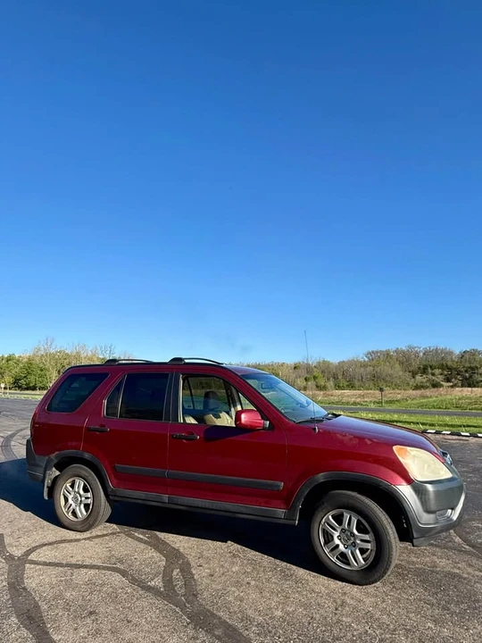 2004 Honda CR-V 2nd Gen - Image 3 of 12