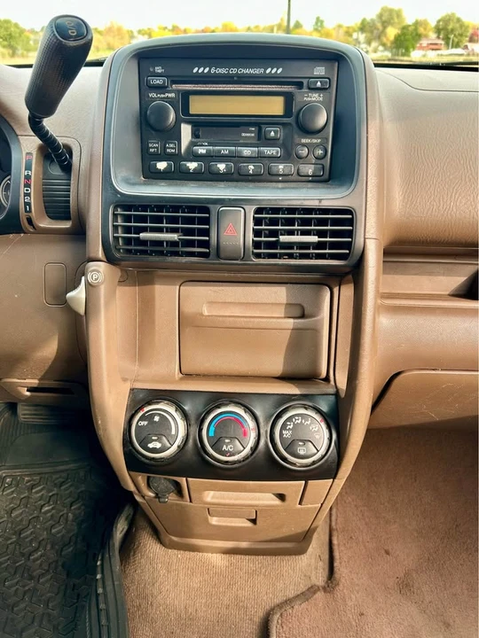 2004 Honda CR-V 2nd Gen - Image 13 of 18