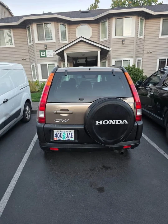 2004 Honda CR-V 2nd Gen - Image 3 of 5
