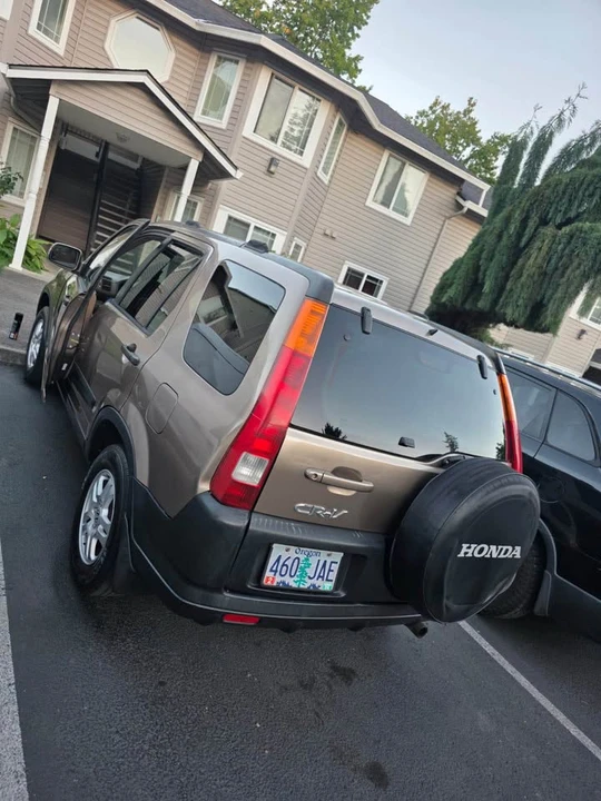 2004 Honda CR-V 2nd Gen - Image 2 of 5