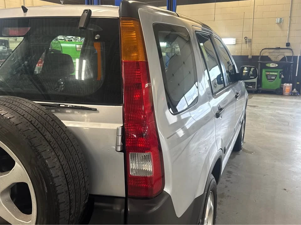 2004 Honda CR-V 2nd Gen - Image 5 of 15
