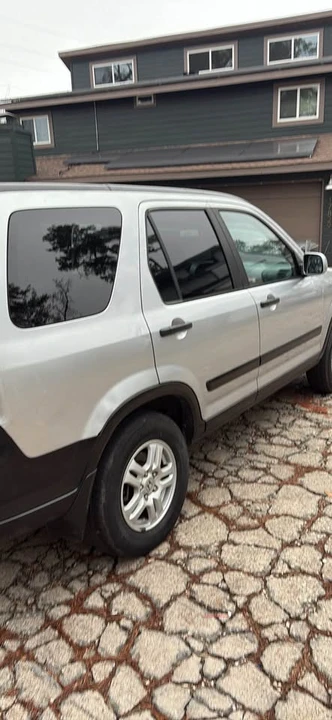 2004 Honda CR-V 2nd Gen - Image 2 of 4