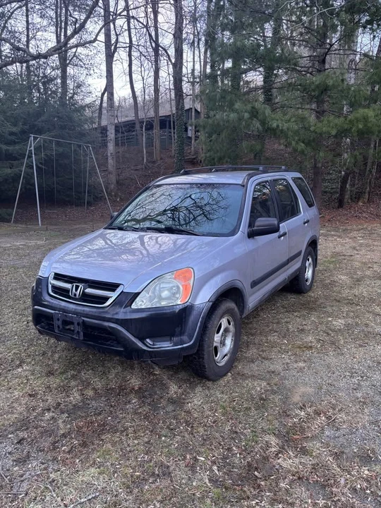2004 Honda CR-V 2nd Gen - Image 2 of 15