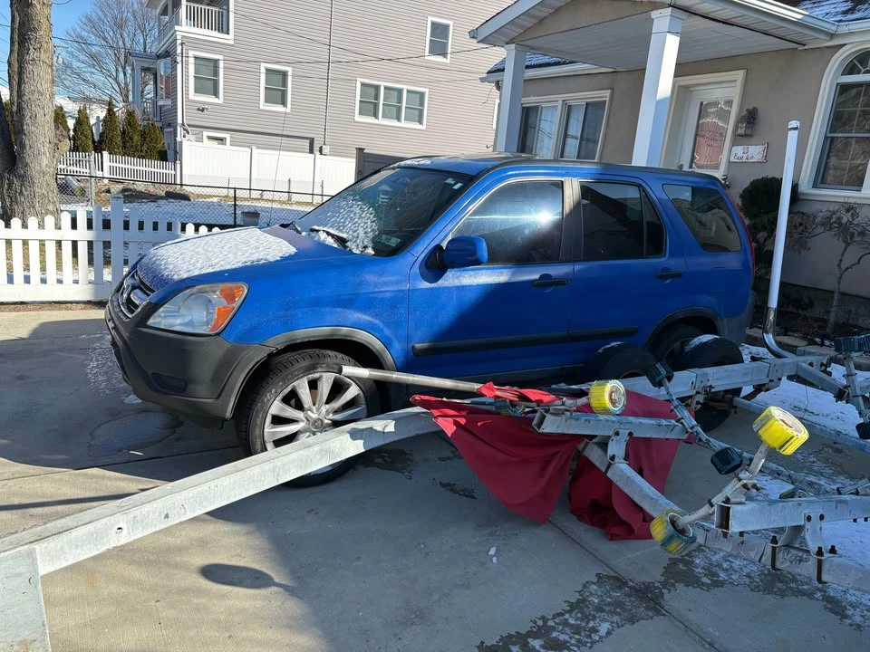 2004 Honda CR-V 2nd Gen - Image 4 of 6