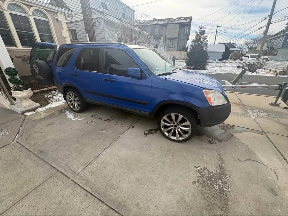 2004 Honda CR-V 2nd Gen - Image 3 of 6