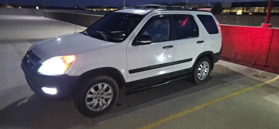 2004 Honda CR-V 2nd Gen - Image 9 of 15