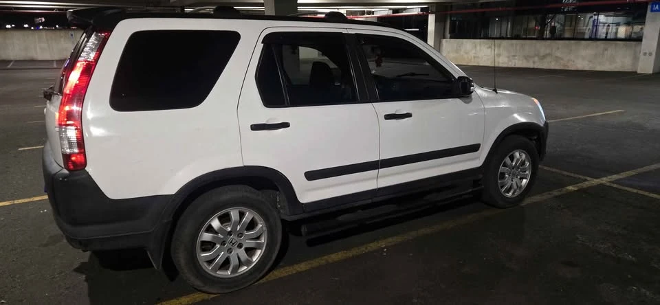 2004 Honda CR-V 2nd Gen - Image 7 of 15