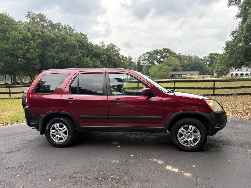 2004 Honda CR-V 2nd Gen - Image 2 of 12