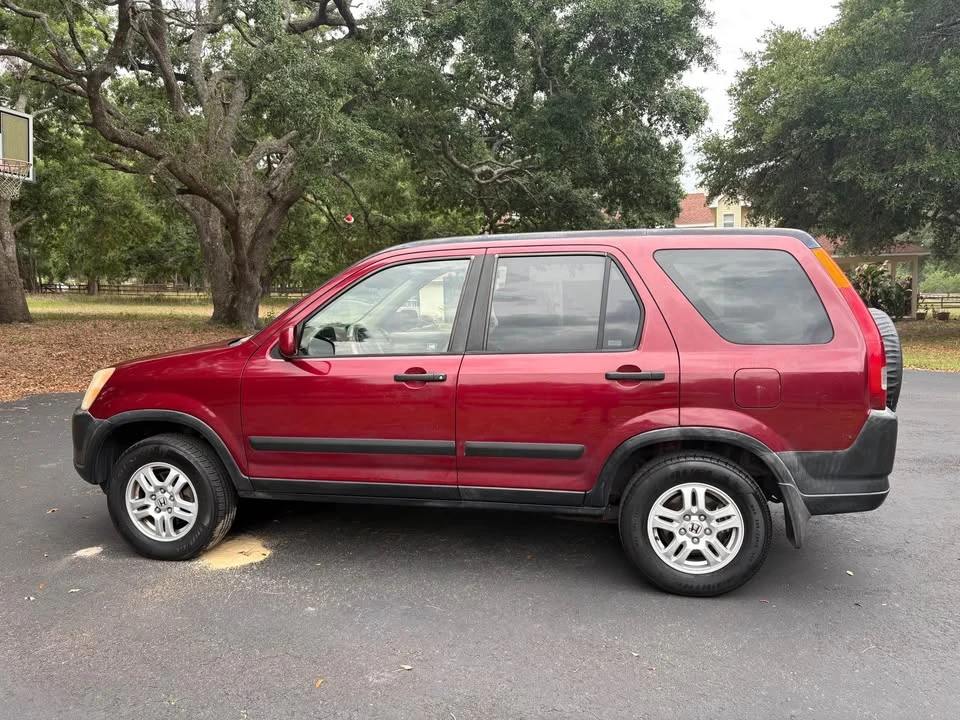 2004 Honda CR-V 2nd Gen - Image 3 of 12