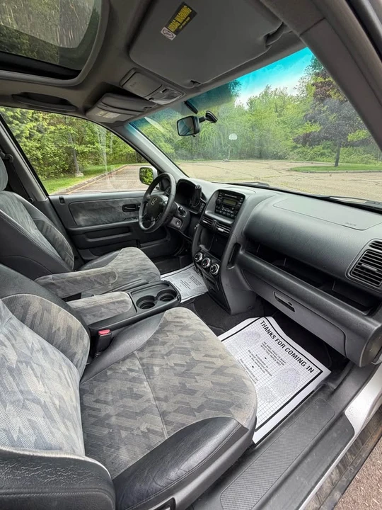 2004 Honda CR-V 2nd Gen - Image 11 of 13