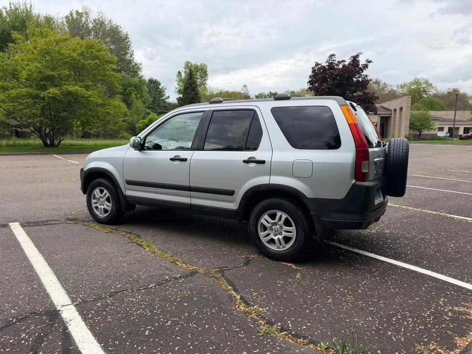 2004 Honda CR-V 2nd Gen - Image 4 of 13