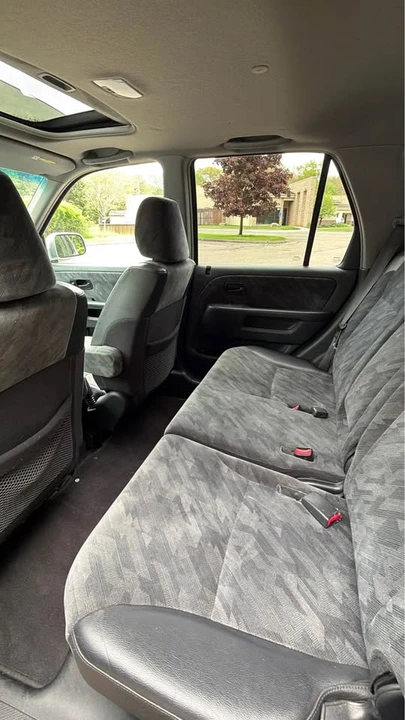 2004 Honda CR-V 2nd Gen - Image 7 of 13