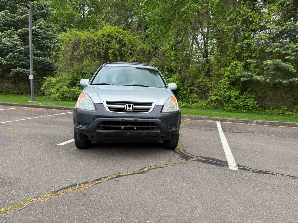 2004 Honda CR-V 2nd Gen - Image 2 of 13